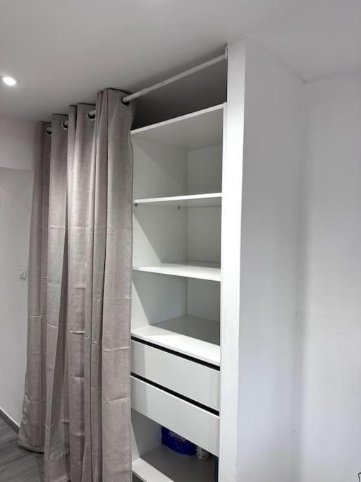 Appartement T4 En Hyper-Centre Bourgoin-Jallieu Exteriör bild