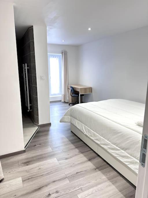 Appartement T4 En Hyper-Centre Bourgoin-Jallieu Exteriör bild